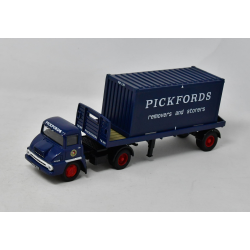 Pickfords Thames trader,...