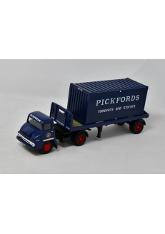 Pickfords Thames trader,...